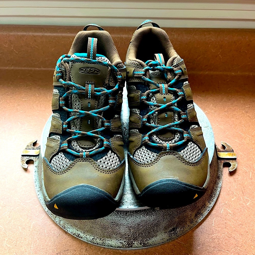 KEEN Womens Size 9M Brown Hiking Shoes
